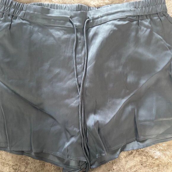 Cloroom Mulberry Silk Call Me a Daydreamer Pajamas - Picture 5 of 5